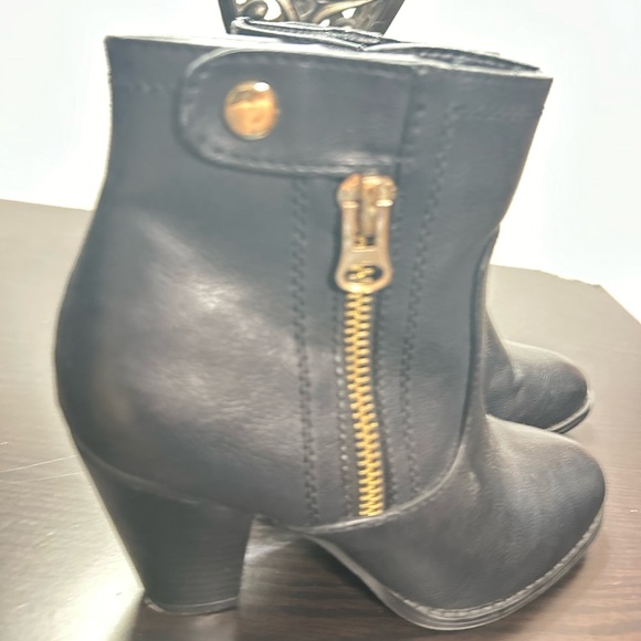 Black Ankle Boots with Gold Zipper on one side and black zipper on other side. - Picture 2 of 8